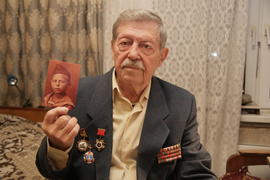 Участник обороны Москвы Юрий Семичковский в молодости на старой фотографии 