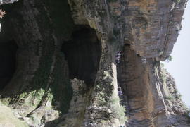 Горные пещеры. Ливан 