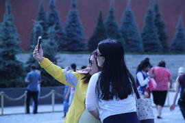 Китайские туристки на Красной площади