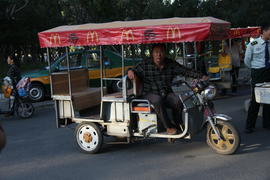 Пекин. Пассажирский мотоцикл