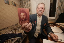 Участник обороны Москвы Юрий Семичковский в молодости на старой фотографии