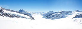 Заснеженные горы в Швейцарии