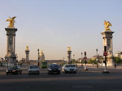 Франция, Париж, Площадь Конкорд,Мост Александра III, май, утро